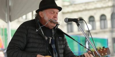 CP - Neil Young Victoria