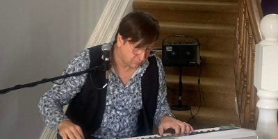 'It's unbelievably meaningful to me': Blue Rodeo keyboardist brings music to Busby shelter in Barrie