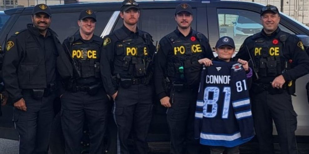 Nottawasaga OPP scores Jets jersey for young boy injured while riding his bike