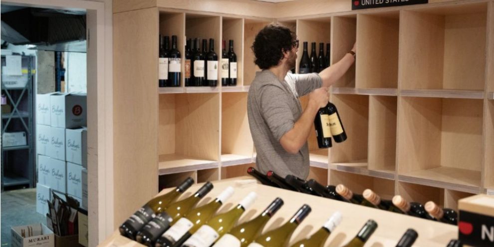 As U.S. wine sales in Canada plummet, local wineries look to capitalize on market gap
