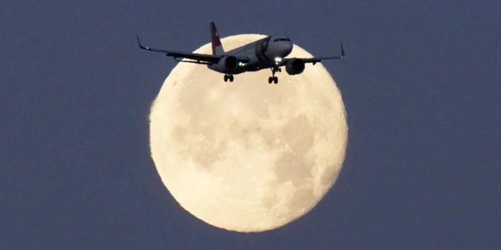 Airlines work to fix software glitch on A320 aircraft and some flights ...
