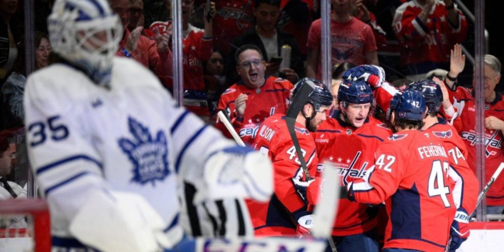Capitals rebound from a bad road trip, beat Maple Leafs 4-0 behind goalie Thompson