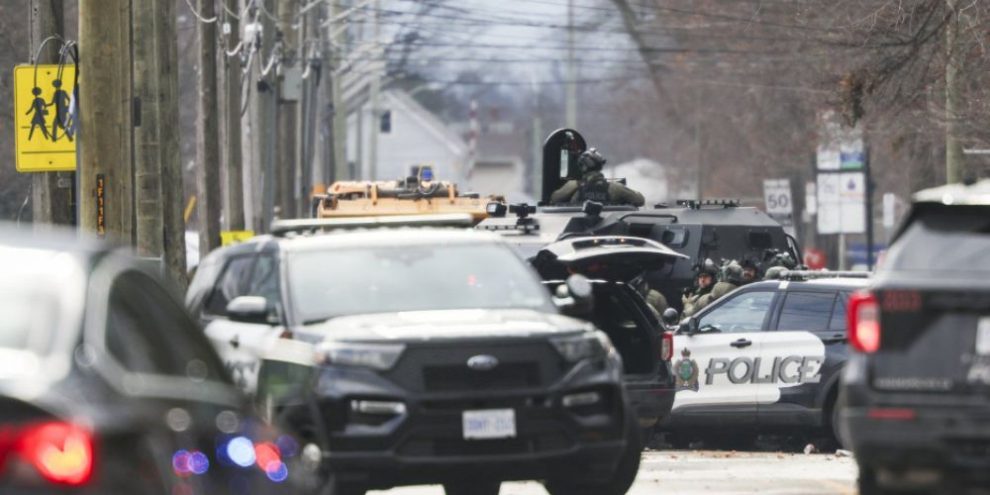 Officer shot in Welland, Ont., released from hospital, shelter in place still active