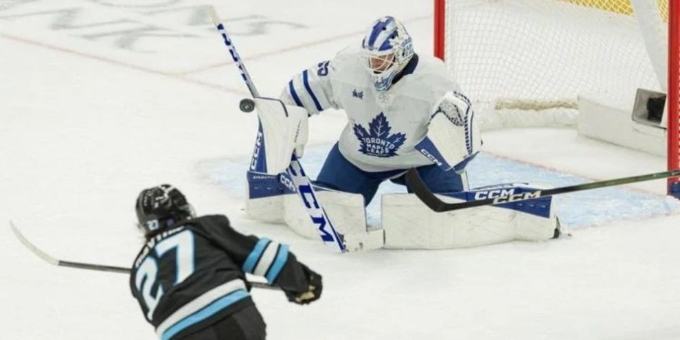 Guenther scores two goals as Mammoth whip Maple Leafs 6-1