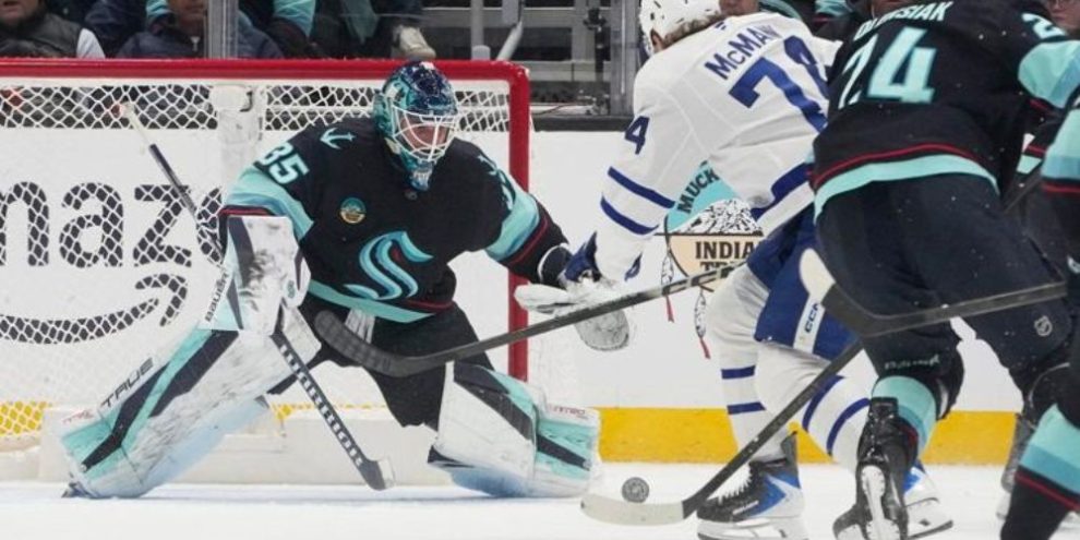 Shane Wright scores twice as Kraken extend win streak to 3 games with 5-2 win over Maple Leafs
