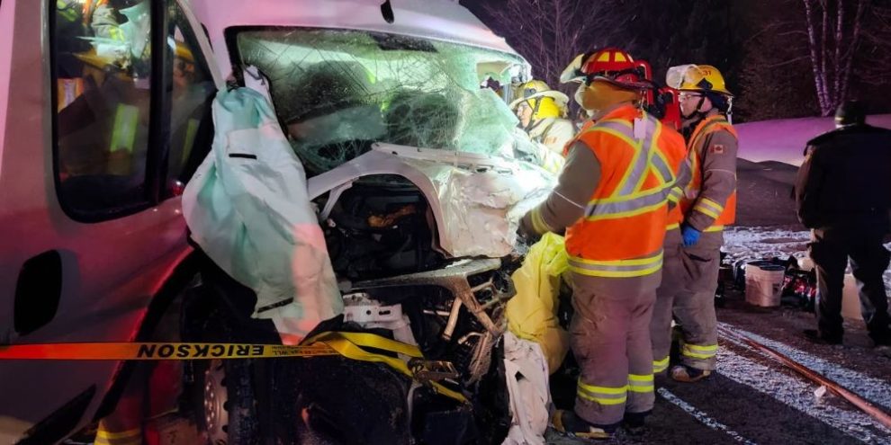 Six people, including four children, injured in crash in Oro-Medonte