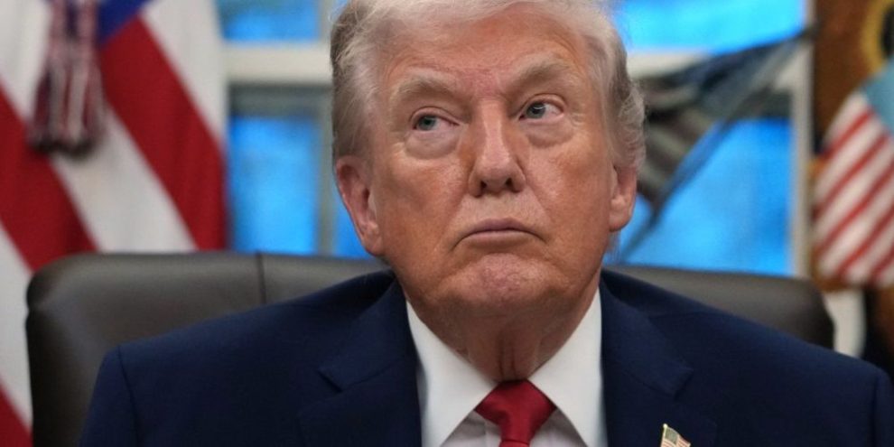 Trump threatens tariffs, decertification on Canadian-made aircraft