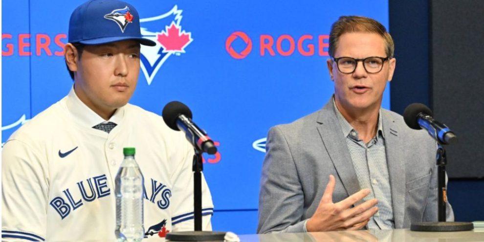 Jays' Okamoto likes utilityman role, GM not tipping hand on other potential moves