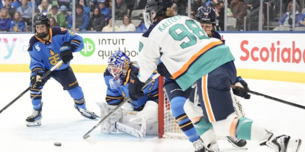 Sirens extend win streak to four games, send Sceptres to third straight loss