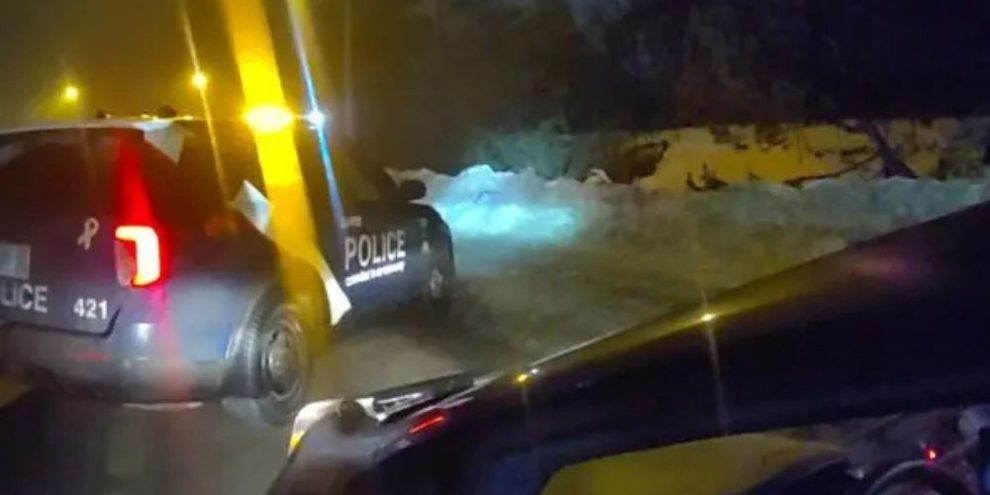 Barrie cop stops wrong-way driver on Hwy. 400 ramp