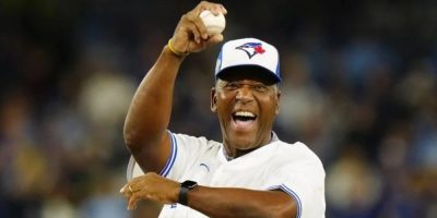 Blue Jays legend Joe Carter to be honoured with statue outside Rogers Centre