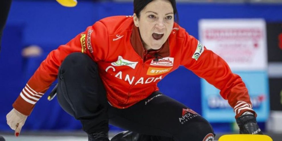 Canada's Einarson continues to roll in women's world curling with fourth straight win