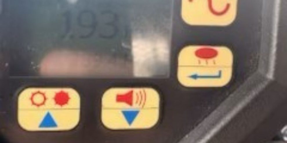 OPP radar device showing a vehicle speed of 193 km/h during enforcement on Highway 400.