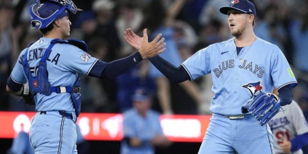 Blue Jays come back for 4-3 win over Dodgers to end six-game losing streak
