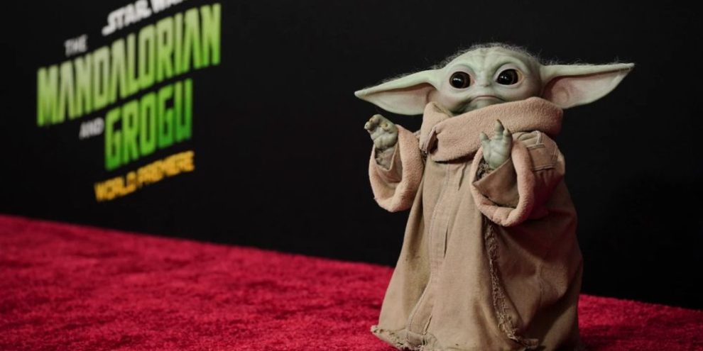 Mandolarian Grogu VIA AP