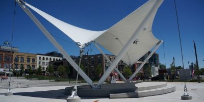 Man charged after weapons threat at Meridian Place