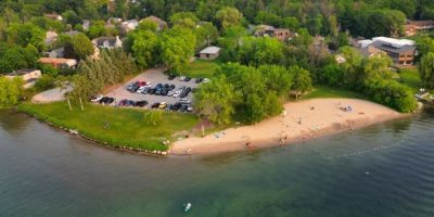 Minet’s Point Park along Kempenfelt Bay in Barrie, showing waterfront shoreline and green space. Image provided by City of Barrie.