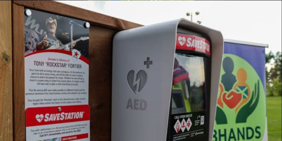 38Hands Honours Tony “Rockstar” Fortier with Lifesaving AED Donation at Innisfil Park