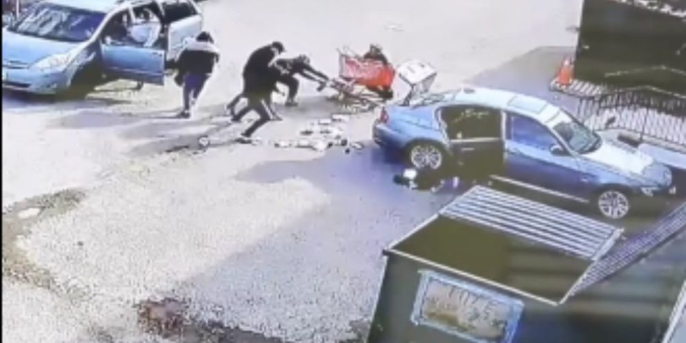 South Simcoe Police video showing suspects in a $300,000 jewellery robbery at the 400 Flea Market in Innisfil.